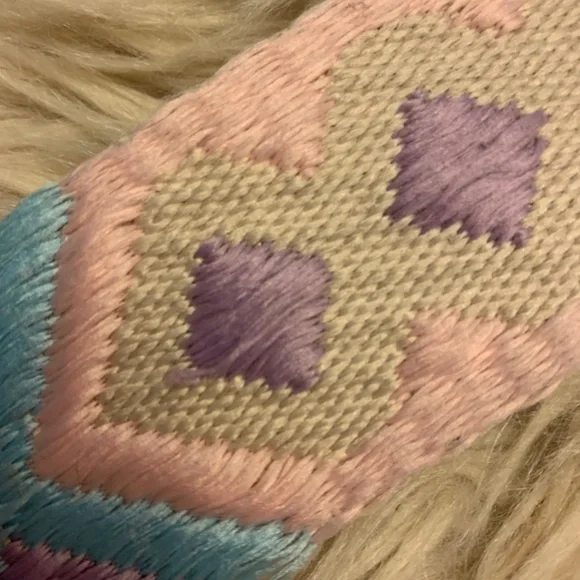 Patterned Strap - Picture 4 of 5